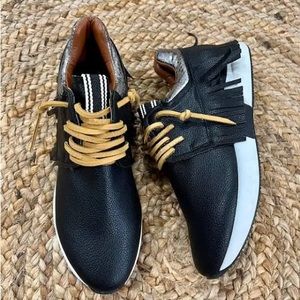 Shushop black size 8.5 sneakers